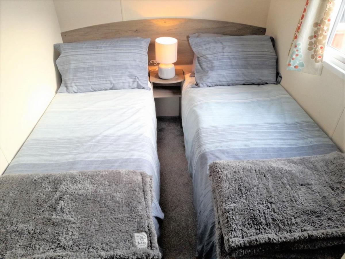 3 Bedroom Modern Caravan Sleeps Up To 8 米勒姆 外观 照片