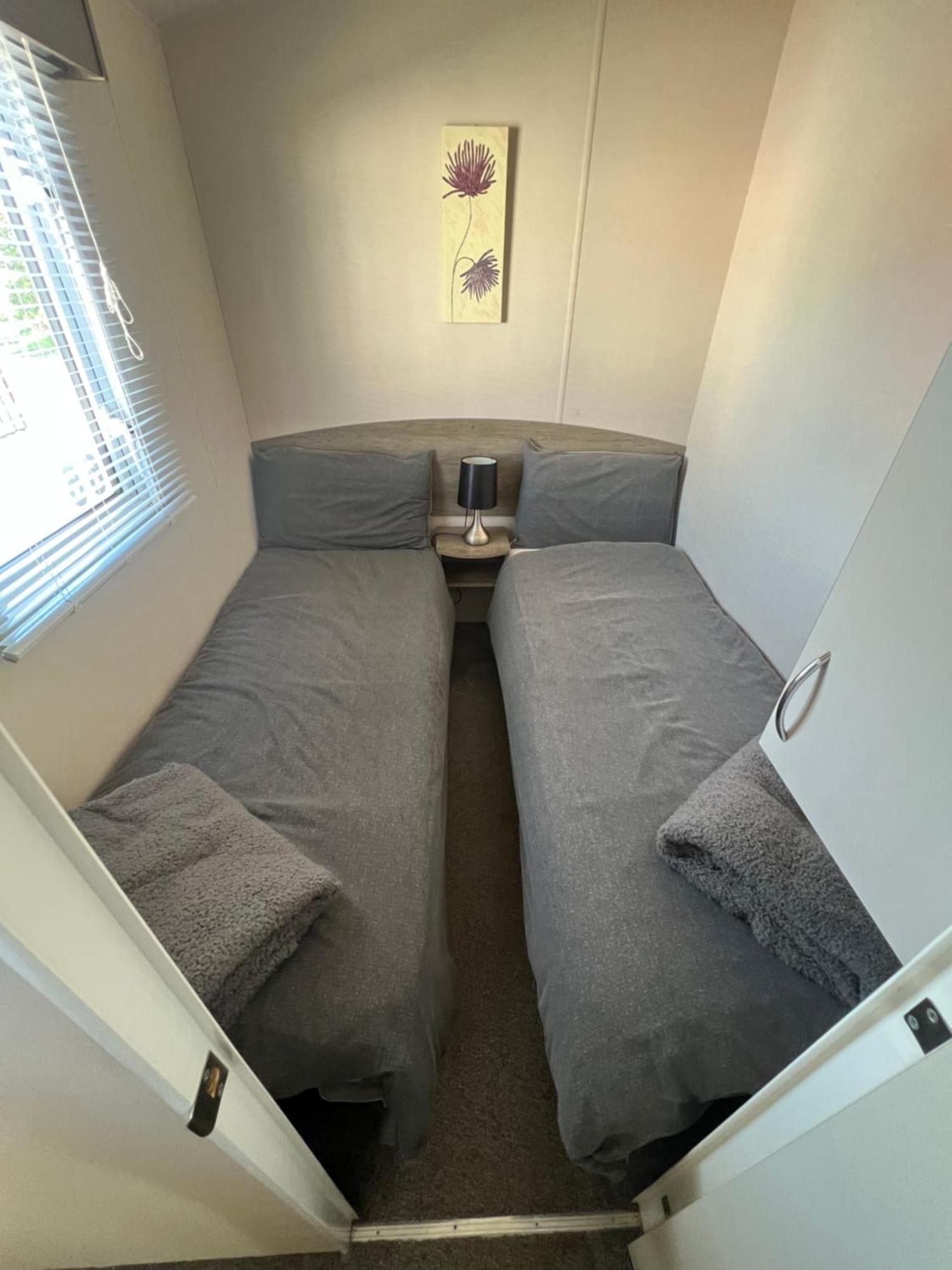 3 Bedroom Modern Caravan Sleeps Up To 8 米勒姆 外观 照片